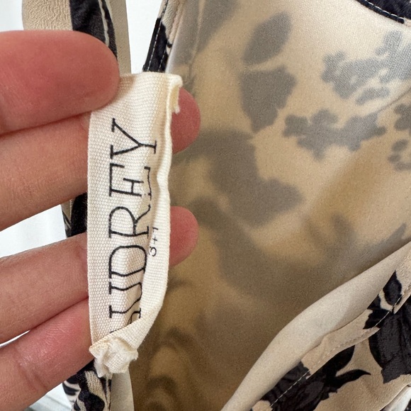 Floral Shift Dress - Picture 3 of 6